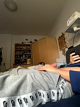 Snapshot of xmilolivex chatting on 10-16-25, 10:16 xmilolivex online show from 10-16-25, 10:16