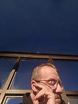 Snapshot of MEAT4urGRILL chatting on 10-21-25, 01:56 MEAT4urGRILL online show from 10-21-25, 01:56