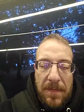 Snapshot of MEAT4urGRILL chatting on 10-27-25, 12:31 MEAT4urGRILL online show from 10-27-25, 12:31