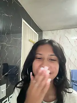 Snapshot of lynn9000 chatting on 09-30-25, 06:51 lynn9000 online show from 09-30-25, 06:51