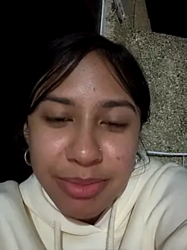 Snapshot of lynn9000 chatting on 10-20-25, 05:08 lynn9000 online show from 10-20-25, 05:08