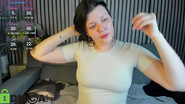 Michele Greenn online show from 10-06-25, 01:03