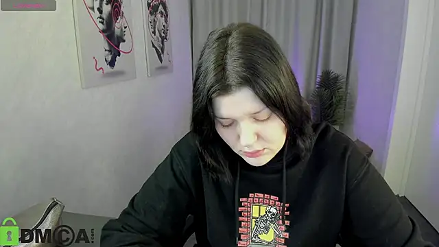 Michele Greenn online show from 11-10-25, 01:15