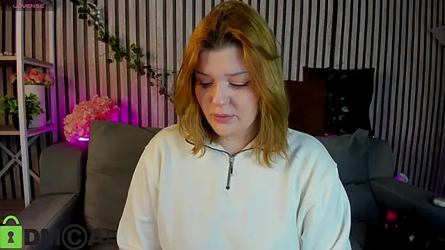 Snapshot of Michele_Greenn chatting on 02-27-26, 01:05 Michele Greenn online show from 02-27-26, 01:05