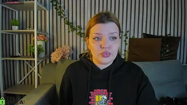 Snapshot of Michele_Greenn chatting on 02-28-26, 01:06 Michele Greenn online show from 02-28-26, 01:06