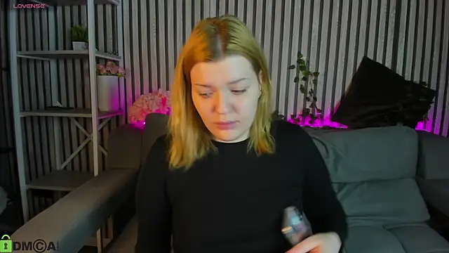 Snapshot of Michele_Greenn chatting on 03-29-26, 01:05 Michele Greenn online show from 03-29-26, 01:05