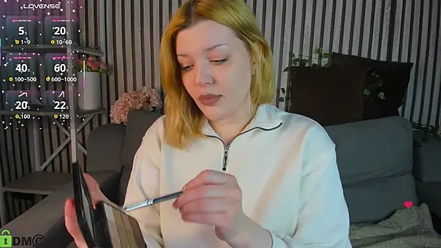 Snapshot of Michele_Greenn chatting on 03-30-26, 01:06 Michele Greenn online show from 03-30-26, 01:06