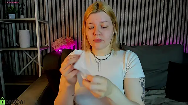 Michele Greenn online show from 05-11-26, 01:11