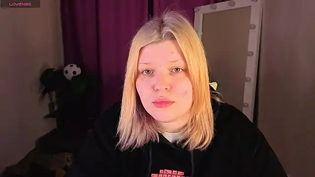 Michele Greenn online show from 06-22-26, 01:07
