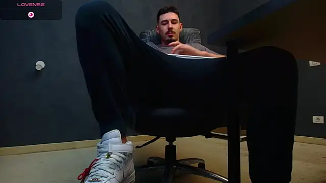 EnzoRace online show from 10-17-25, 05:21