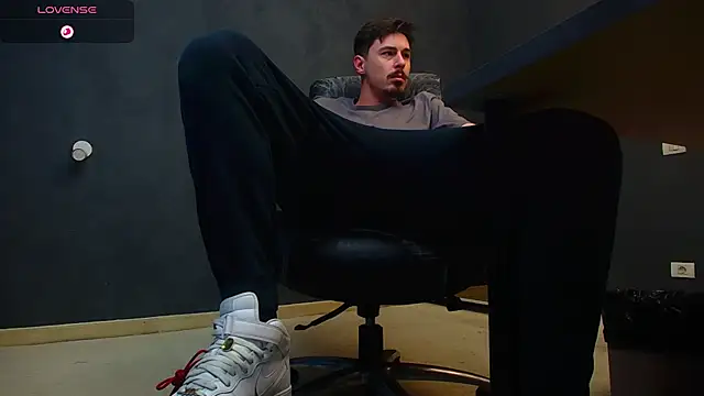 EnzoRace online show from 10-30-25, 06:15