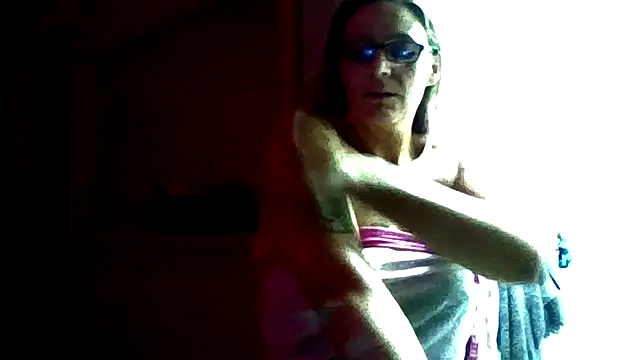 Snapshot of SparklesB1tch chatting on 09-25-25, 07:23 SparklesB1tch online show from 09-25-25, 07:23