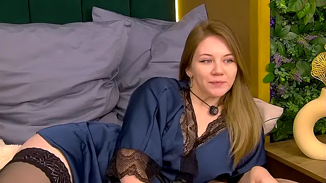 VeraHaze online show from 11-11-25, 02:22