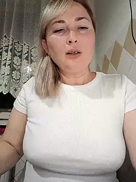 Snapshot of Xseniy chatting on 10-04-25, 07:23 Xseniy online show from 10-04-25, 07:23