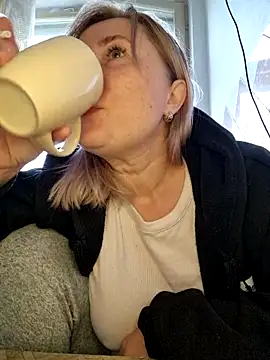 Snapshot of Xseniy chatting on 10-07-25, 05:59 Xseniy online show from 10-07-25, 05:59