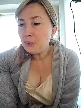 Snapshot of Xseniy chatting on 10-08-25, 07:28 Xseniy online show from 10-08-25, 07:28