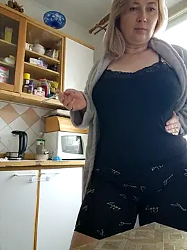 Snapshot of Xseniy chatting on 10-10-25, 02:05 Xseniy online show from 10-10-25, 02:05