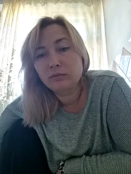 Snapshot of Xseniy chatting on 10-20-25, 06:58 Xseniy online show from 10-20-25, 06:58