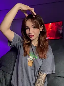 SaraLow online show from 12-02-25, 01:33