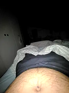 Snapshot of giova17cm chatting on 10-23-25, 08:51 giova17cm online show from 10-23-25, 08:51