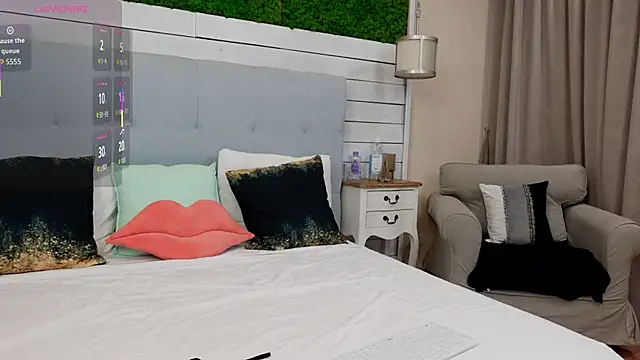 Snapshot of JenniferLovve chatting on 09-12-25, 04:12 JenniferLovve online show from 09-12-25, 04:12