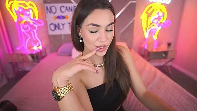 Snapshot of EricaSin chatting on 11-04-25, 03:33 EricaSin online show from 11-04-25, 03:33