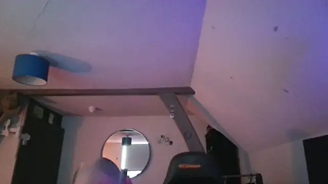 Snapshot of theBeardyViking chatting on 10-27-25, 01:59 theBeardyViking online show from 10-27-25, 01:59