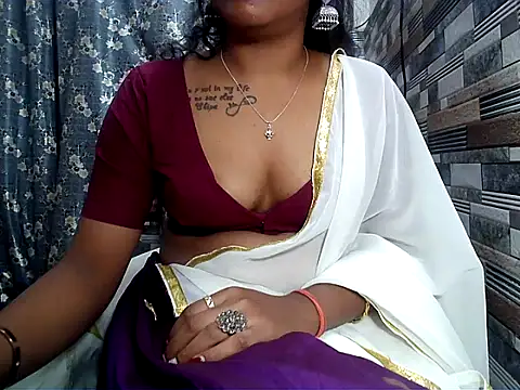 HOT AARVI11 online show from 10-28-25, 04:09