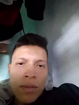 Snapshot of elinnki chatting on 09-27-25, 03:50 elinnki online show from 09-27-25, 03:50