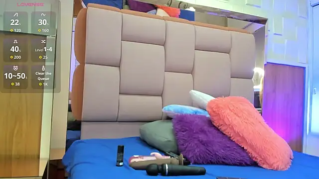 valeriahenao1 online show from 09-19-25, 07:14