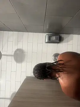 Snapshot of reinagotthroat chatting on 03-21-26, 02:20 reinagotthroat online show from 03-21-26, 02:20