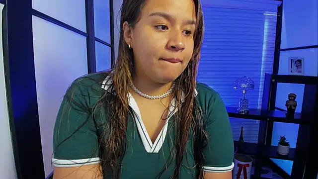 ElaBourn  online show from 10-13-25, 01:33