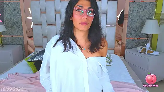 Mandy Peaches online show from 09-18-25, 05:31
