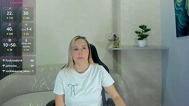 Emmaa white  online show from 06-22-26, 05:32