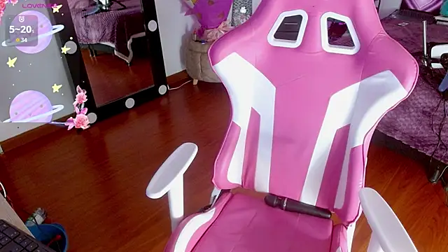 larah uwu online show from 09-26-25, 07:29