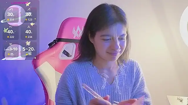 larah uwu online show from 06-18-26, 06:23