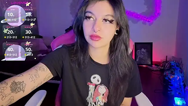 larah uwu online show from 06-20-26, 06:22