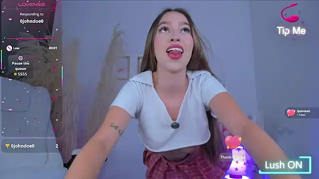 Snapshot of shannel_moss__ chatting on 10-05-25, 11:24 shannel moss online show from 10-05-25, 11:24