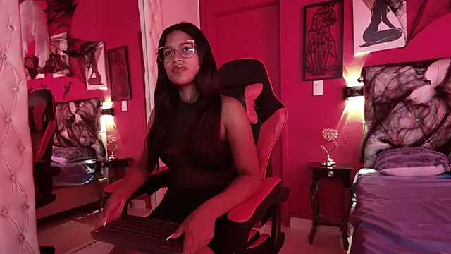 Snapshot of Sex_samantha chatting on 10-22-25, 01:00 Sex samantha online show from 10-22-25, 01:00