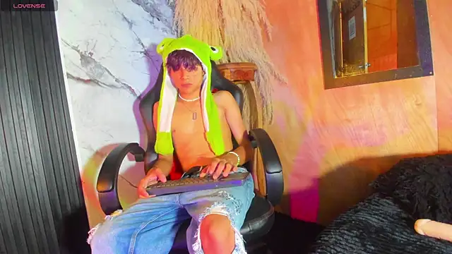 spicy adonhis online show from 09-25-25, 12:42