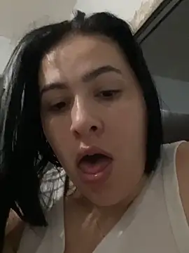 Snapshot of IvettSt_ chatting on 06-16-26, 03:42 IvettSt online show from 06-16-26, 03:42