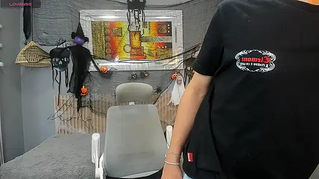 nathanclay online show from 10-18-25, 03:31