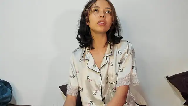 Snapshot of brisazanes chatting on 03-01-26, 06:37 brisazanes online show from 03-01-26, 06:37