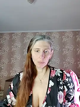 CandiCole online show from 05-06-26, 10:09