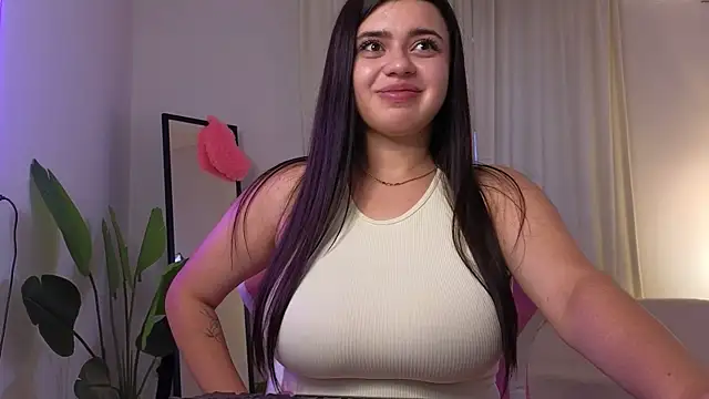 courtneyk  online show from 10-18-25, 02:18