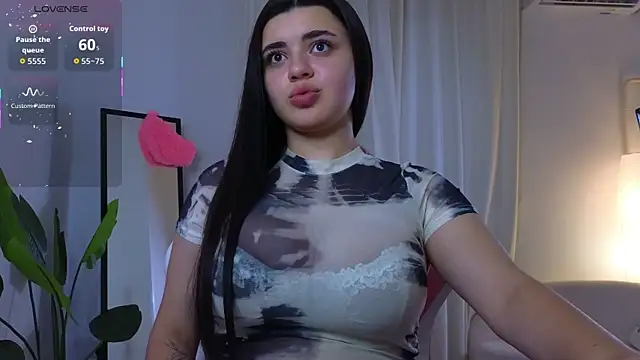 courtneyk  online show from 11-06-25, 01:34