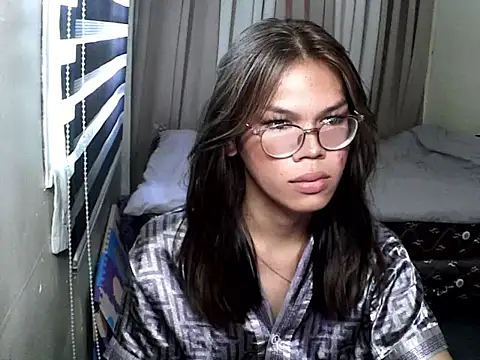 Snapshot of keana_laux chatting on 09-13-25, 05:29 keana laux online show from 09-13-25, 05:29