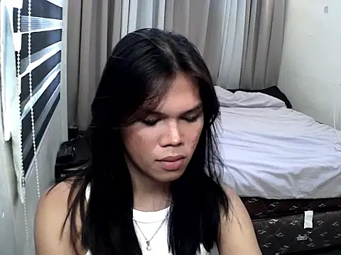 Snapshot of keana_laux chatting on 09-28-25, 05:46 keana laux online show from 09-28-25, 05:46