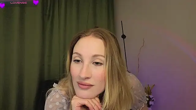 BiancaHelo online show from 09-26-25, 11:03