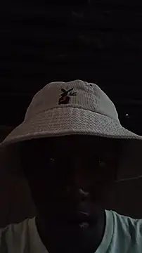 Snapshot of Mshengu01 chatting on 02-11-26, 08:19 Mshengu01 online show from 02-11-26, 08:19